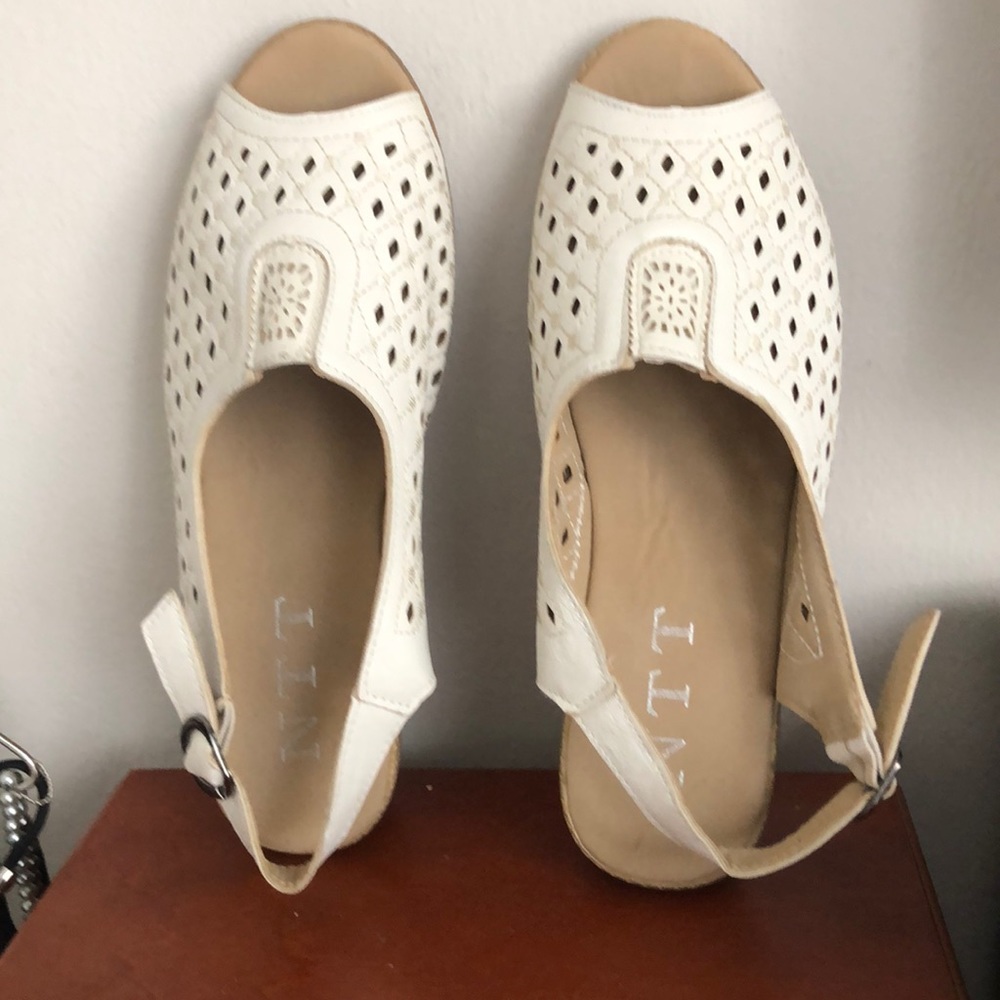 New women shoes by NTT.